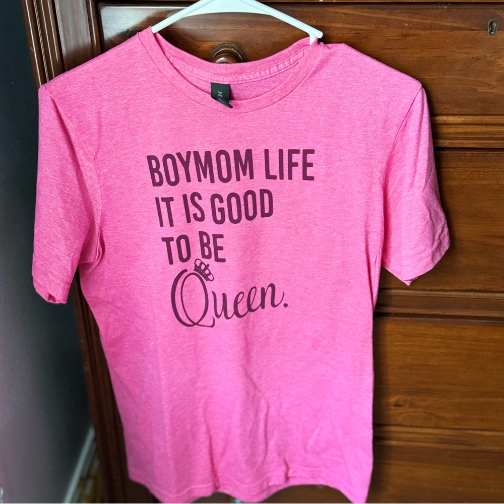 Pink 'Boymom Life' Graphic T-Shirt